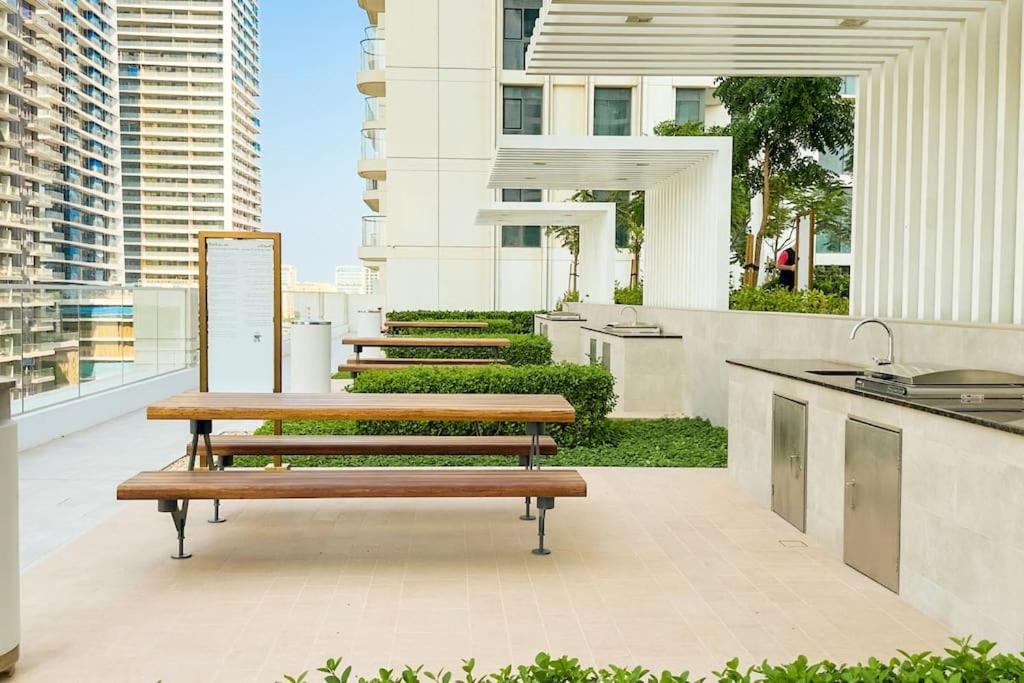 Stunning Beachfront 1br In Palm Jumeirah By Aya Boutique *