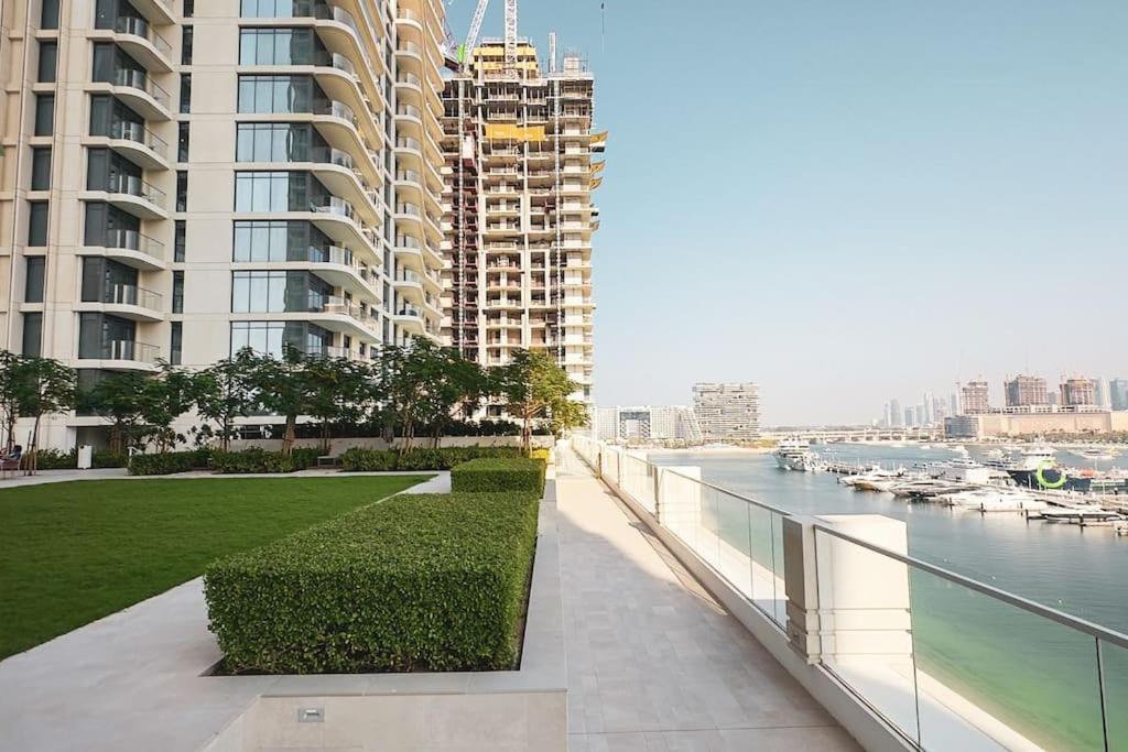 Stunning Beachfront 1br In Palm Jumeirah By Aya Boutique *