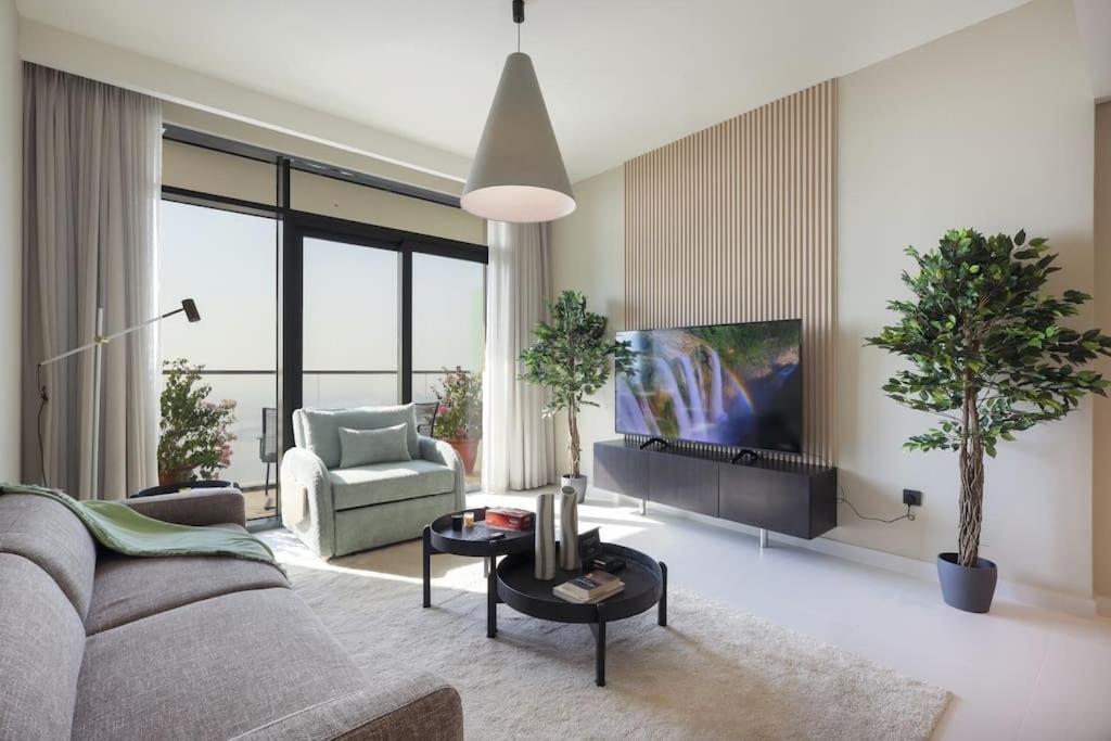 Stunning Beachfront 1br In Palm Jumeirah By Aya Boutique Apartment