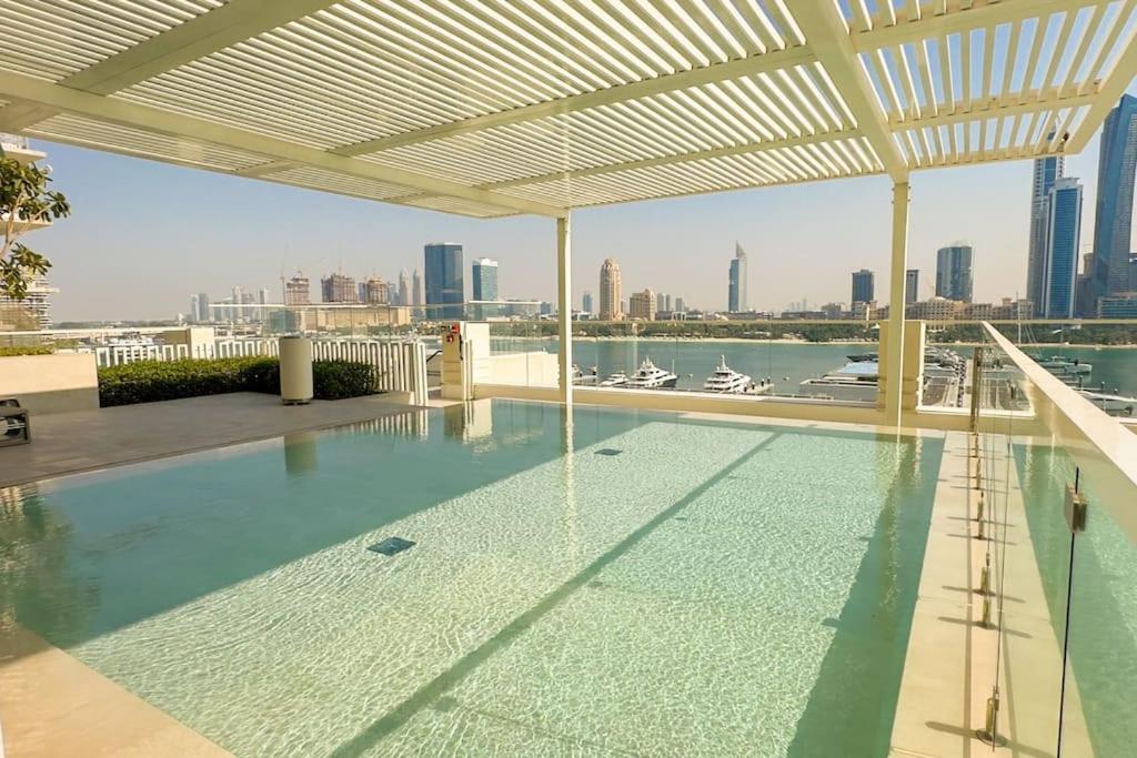 Stunning Beachfront 1br In Palm Jumeirah By Aya Boutique