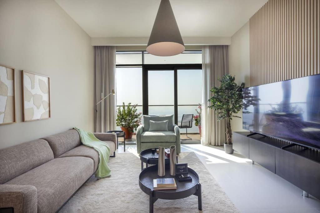 Stunning Beachfront 1br In Palm Jumeirah By Aya Boutique Apartment *